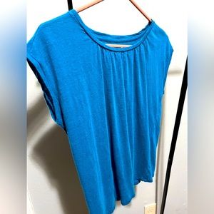 Teal short sleeve shirt